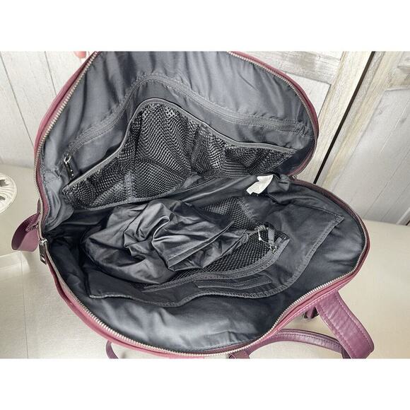 Lululemon Yin Time Purple Large XL Gym Travel Overnight Bag Multi Pocket - Picture 5 of 10